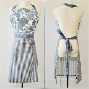 TX Blue & White Tie Back Halter Top Kitchen Apron with Adjustable Strap and Flor